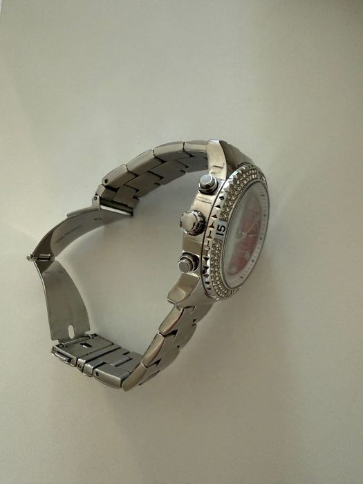 Часовник Guess - носен