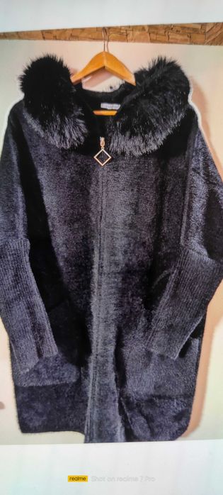 Продавам чисто нова жилетка