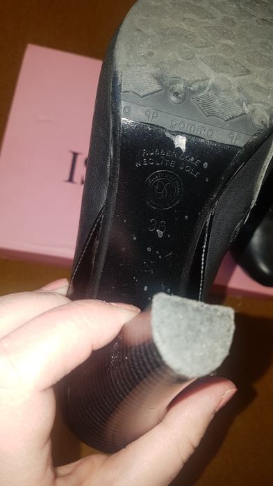 Туфли фирменные на каблуках