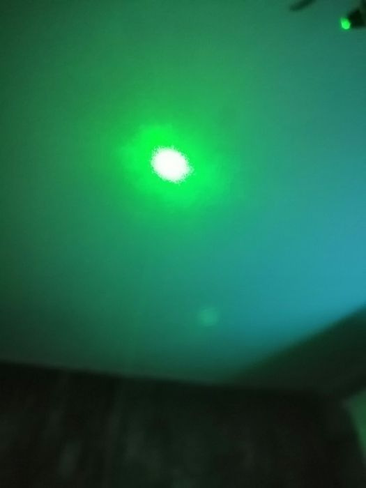 Лазерная указка.