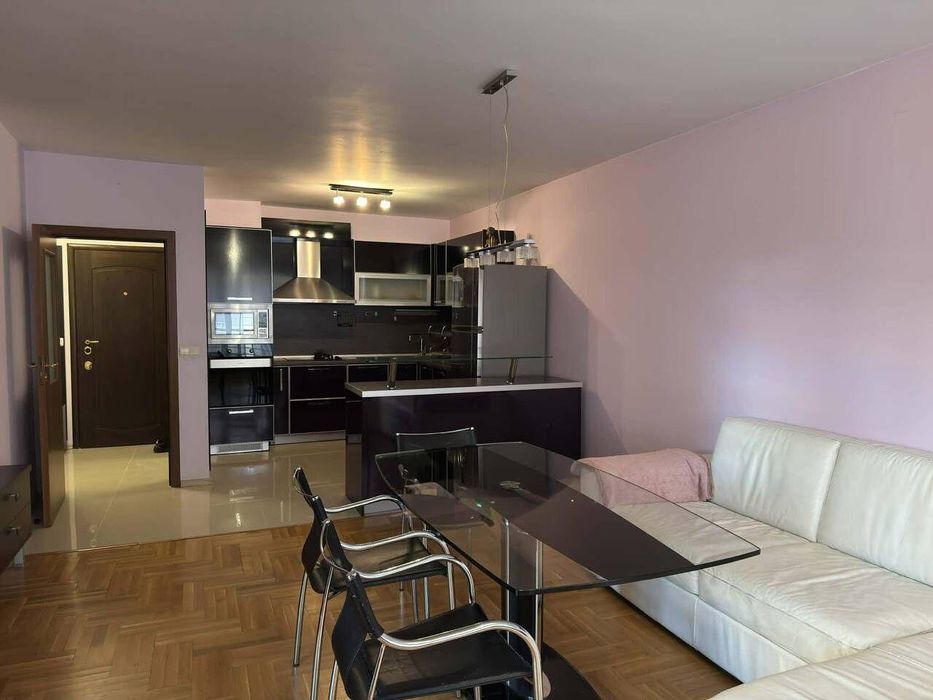 Двустаен, под наем, Център