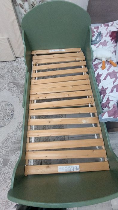 Кровать и шкаф детская икеа дерево