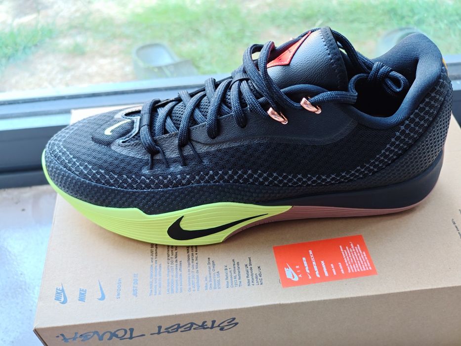 Nike ST flare nou