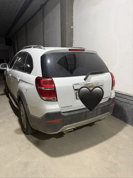 Kaptiva 4 2.4  Holati zor bitta kapotti uchida petno bor