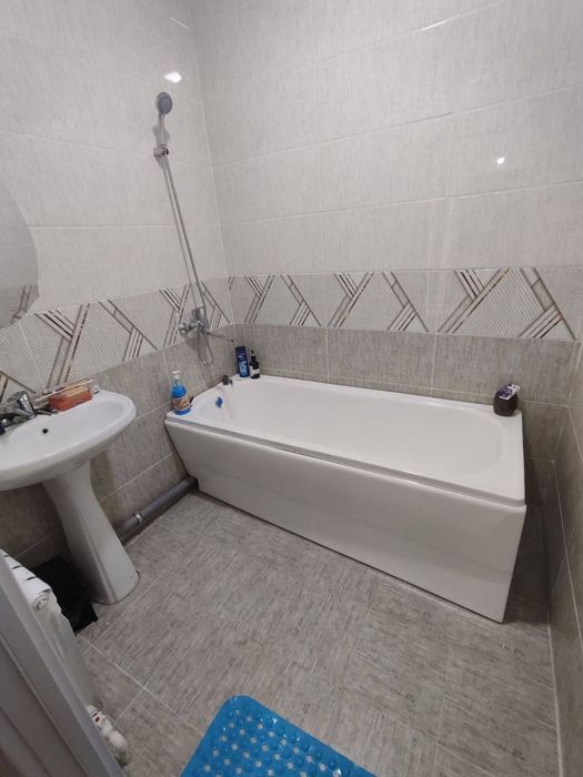 Kvartira sotiladi srochni