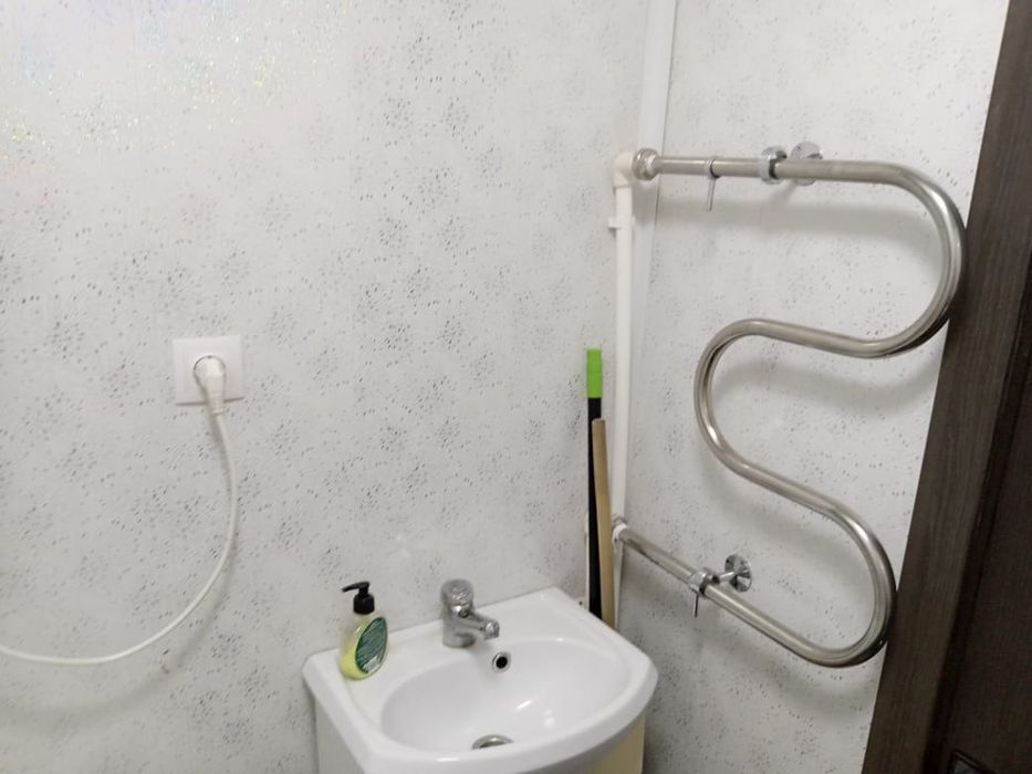 Продается 4-х комнатная квартира .