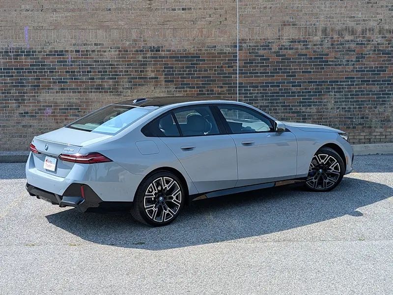 BMW i5 xDrive 40L под заказ от Terra Auto