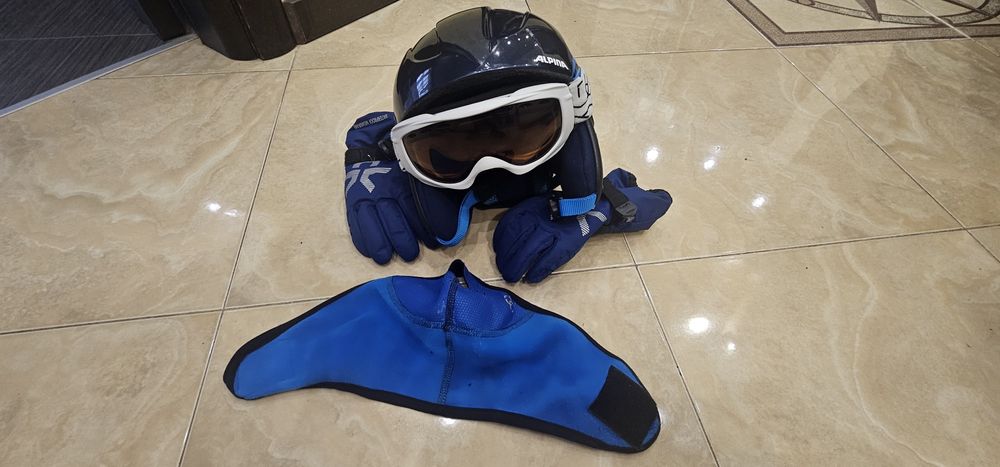 Ски каска +очила