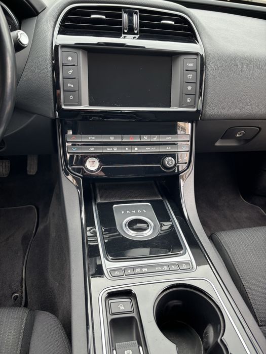 Jaguar XE 2016 2.0d