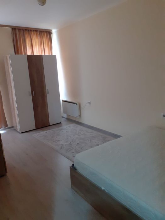 Дава се под наем Тристаен апартамент в Пловдив, Южен - 100 кв.м за 443.7 € - Снимка #1