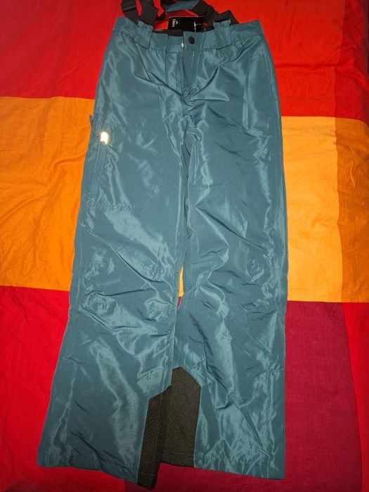Pantaloni schi.     .