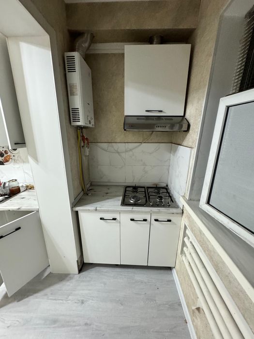 Кухонный гарнитур и дверий