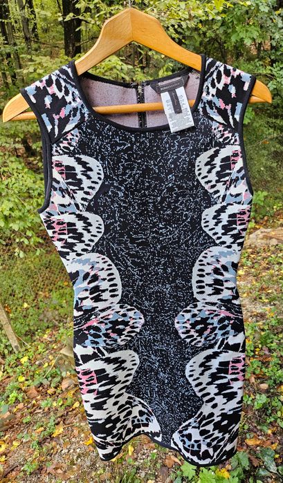 BCBGMAXAZRIA ластична рокля плътна