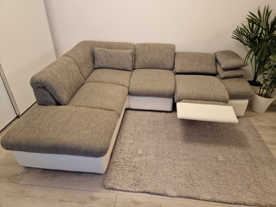 Coltar Kika, culoarea gri-alb, 230 cm×285 cm.