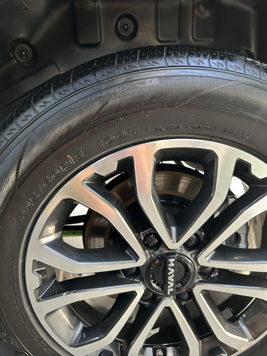 Новые шины, комплект R18-245/60