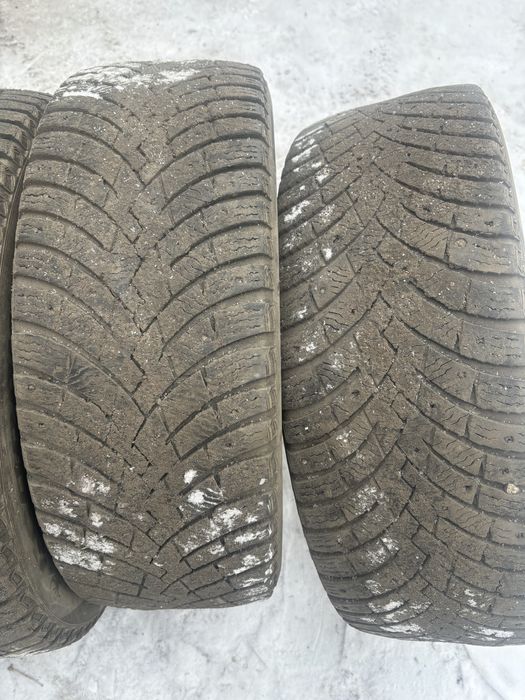 Комплект шин.