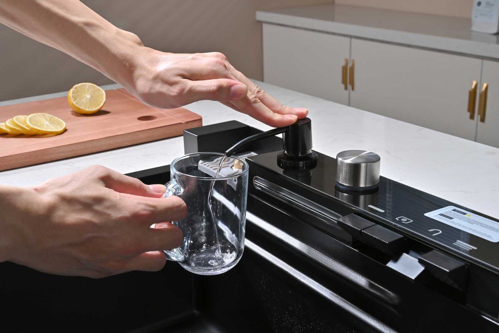 Черна мултифункционална кухненска мивка с двоен водопад