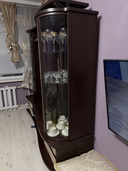 Продаю !!!Стенка-витрина