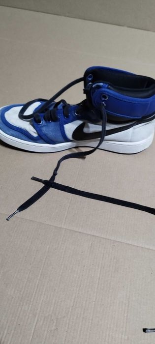 Продавам маратонки.