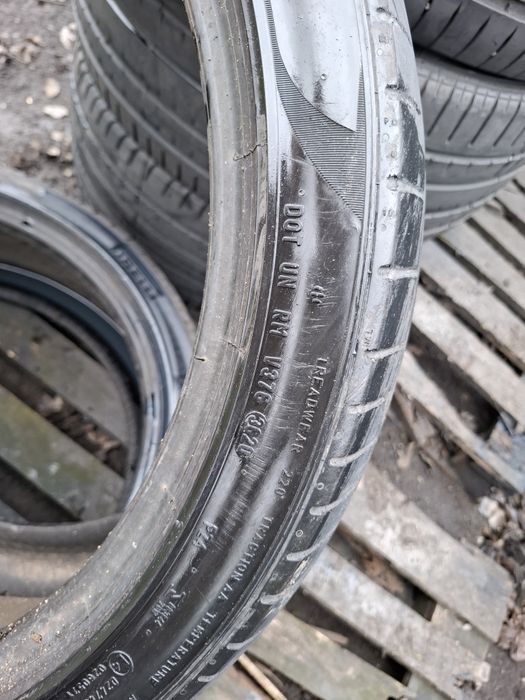 Vand 2 anvelope 255 40 21 pireli de vara dot 2020