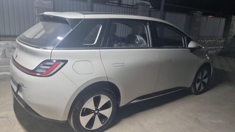 Продам электроавтомобиль 2023 года