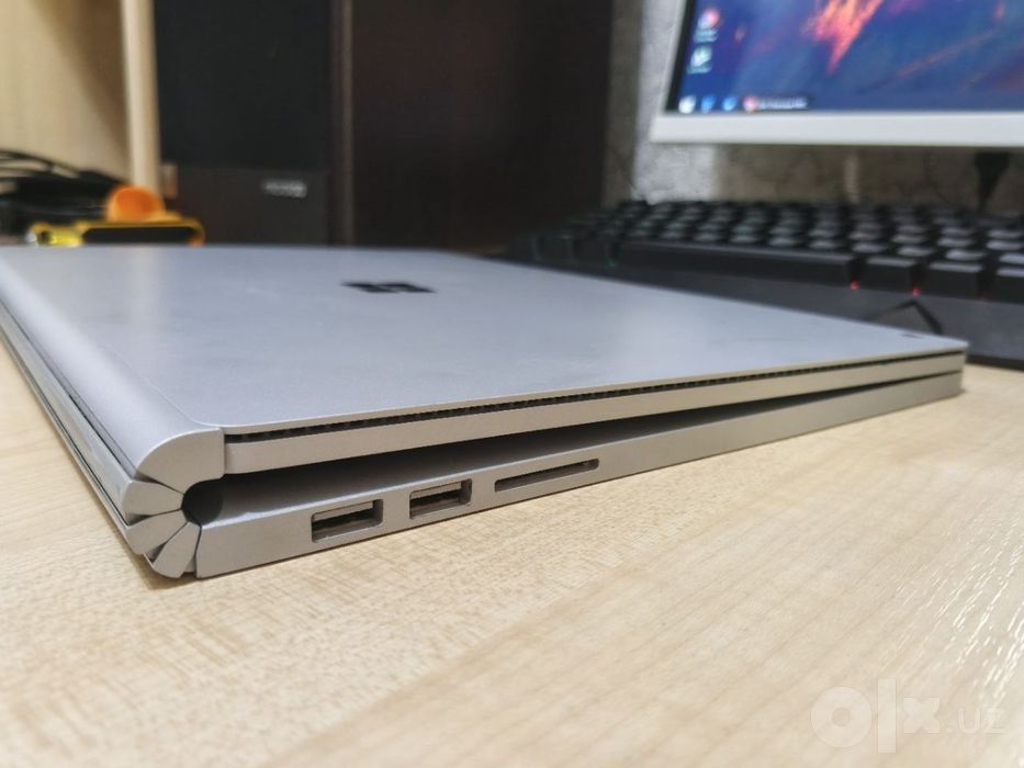 Microsoft Surface Book 2