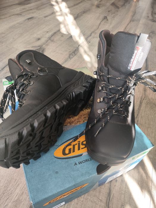 Туристически обувки