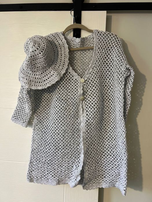 Плетени жилетки и шапки