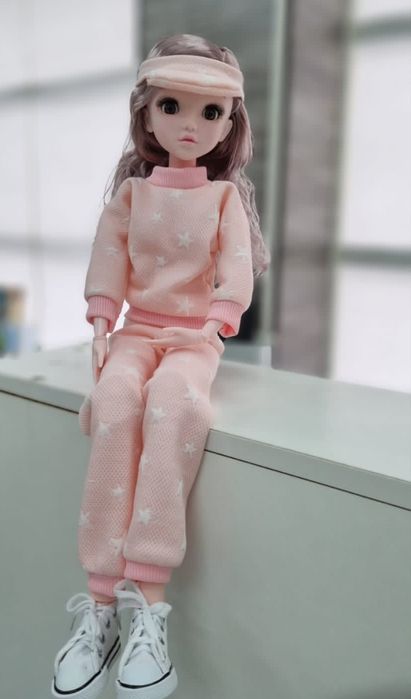 Продам куклу. Очень красивая.