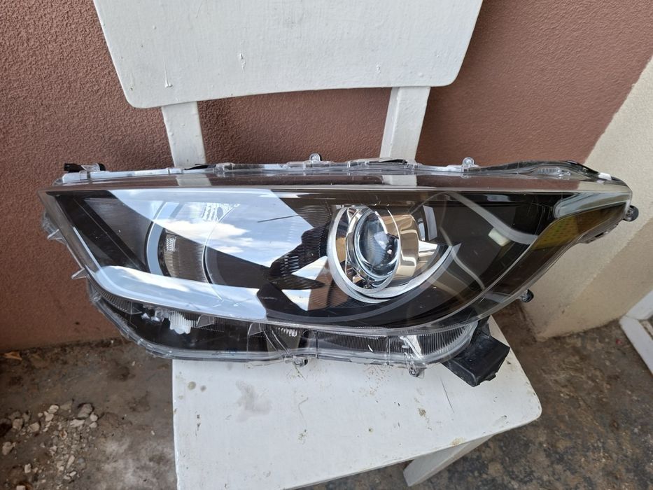 Ляв фар Toyota Yaris 2019 - 2022