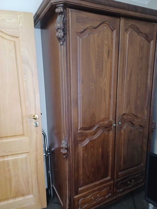 Продавам гардероб