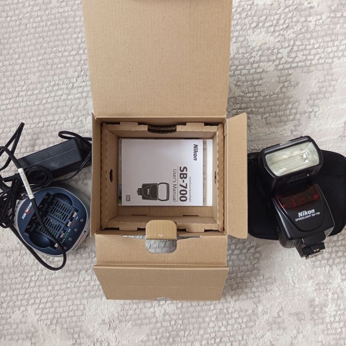 Вспышка Nikon sb-700+подарок