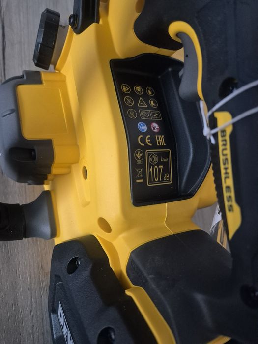 Drujba Dewalt 54v dcmst635