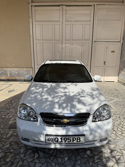 Lasetti 1.6 avtomat Sotiladi 2013 - yil hamma joiy yaxshi xolatda