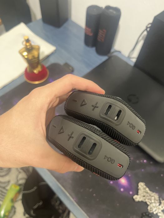 Vand 2x jbl go4.