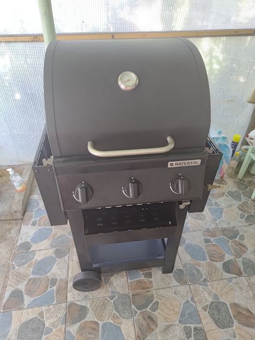 Vând grătar Naterial cu 3 arzatoare
