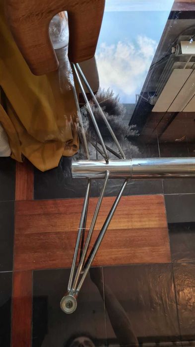 Дизайнерска италианска висока стъклена трапезна маса