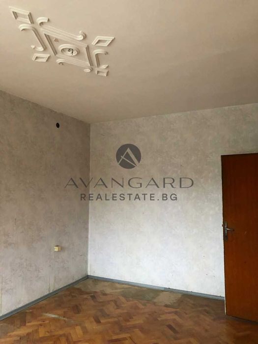 Продава се Тристаен апартамент в Пловдив, Кючук Париж - 82 кв.м за 1493 €/кв.м - Снимка #8