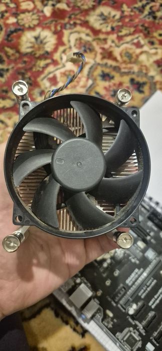Vând placa de baza+ procesor+ ventilator procesor