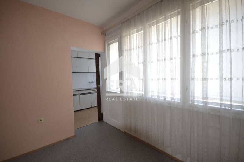 Продава се Многостаен апартамент в Хасково, Дружба 1 - 124 кв.м за 802 €/кв.м - Снимка #4