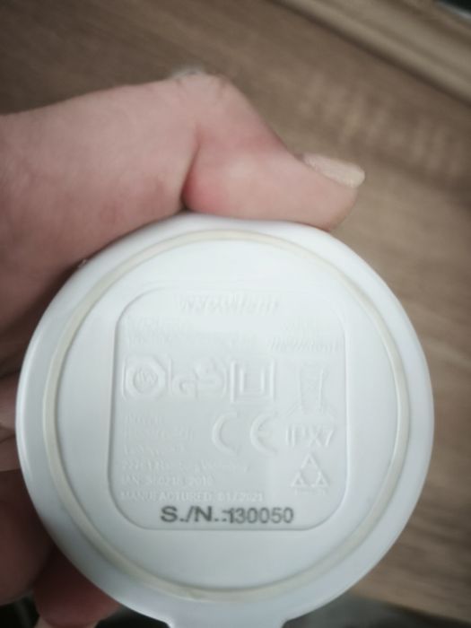 Зарядно устройство за електрическа четка за зъби