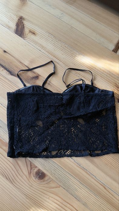 Бюстие черно Зара