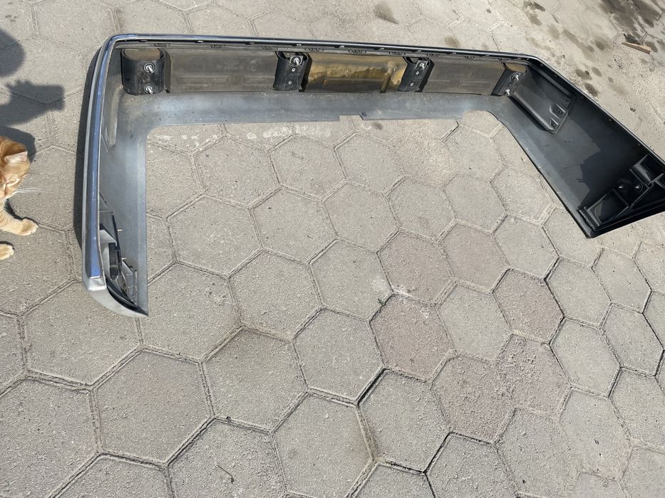 Задний бампер на w124 Мерседес дорест