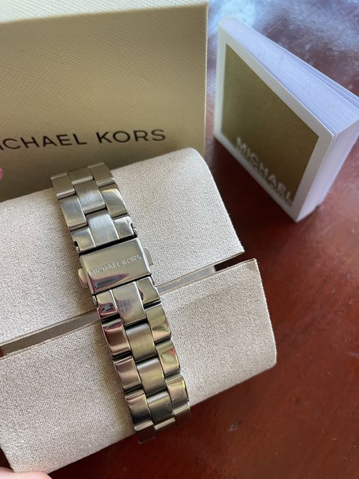 оригинален часовник на Michael kors