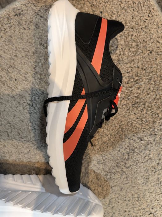 Мъжки маратонки Reebok  чисто нови. 45/5 30 см