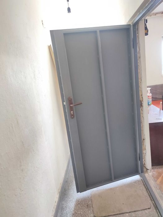 Изработка на метални врати за мази