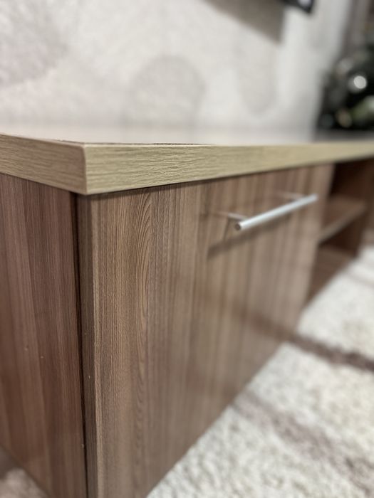 Продам тумбу под телевизор