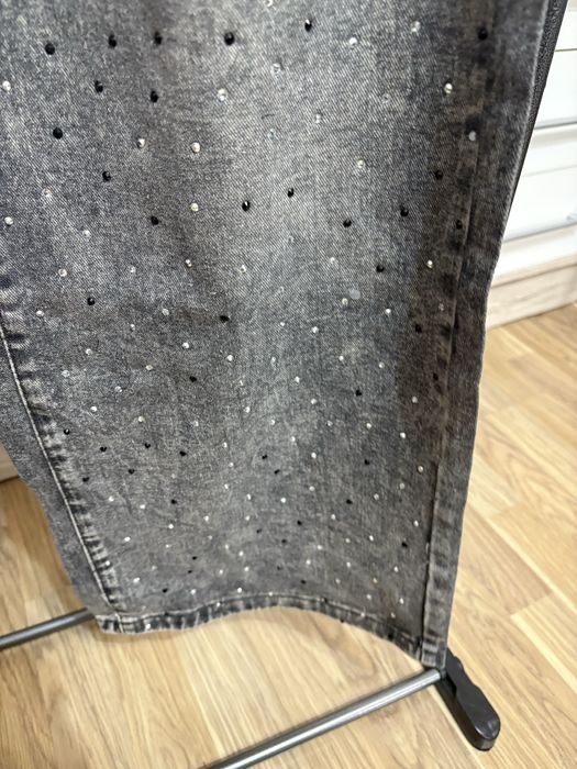 Сиви дънки с камъни