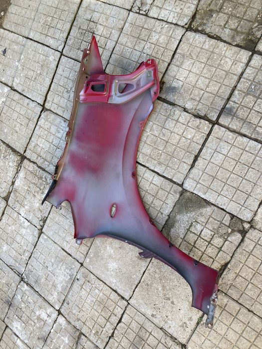 Ляв калник за тойота аурис/Toyota auris 06-09г