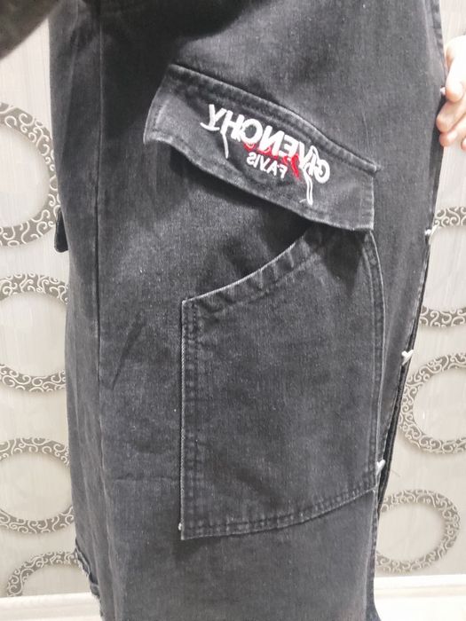 Продам джинсовую новую куртку стильную